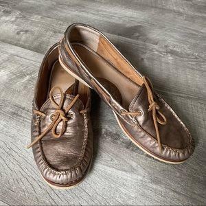 Frye women’s ladies gold boat shoes leather slip on loafers — size 11
